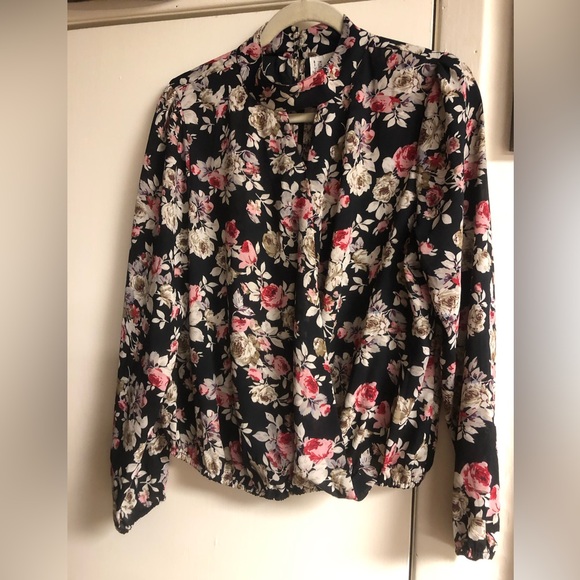 Tops - MIDNIGHT SKYE FLORAL BLOUSE SIZE L